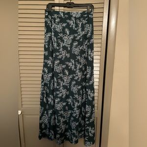 Maxi skirt with floral print